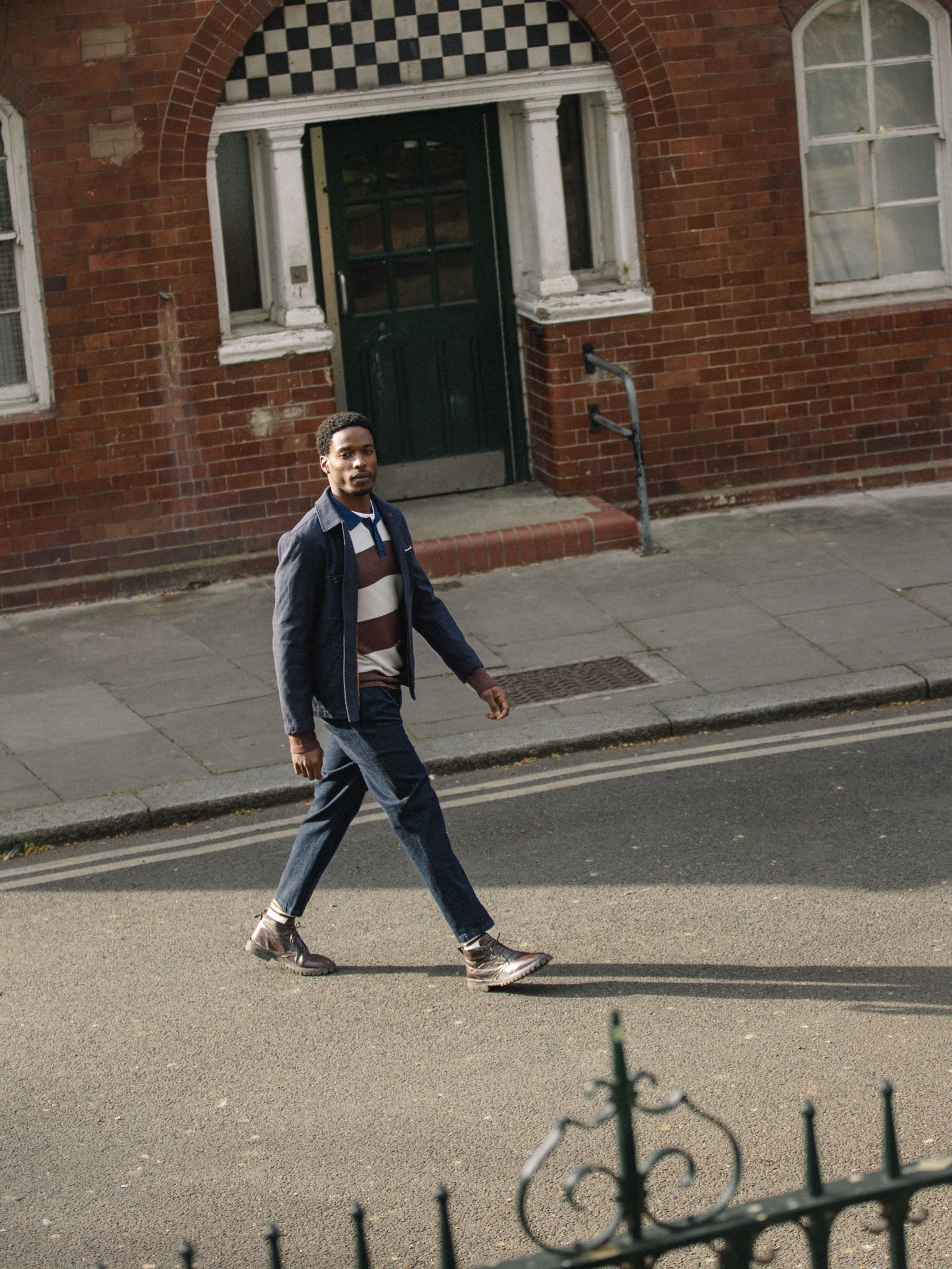 Modelshot / Bitter Chocolate / Detail